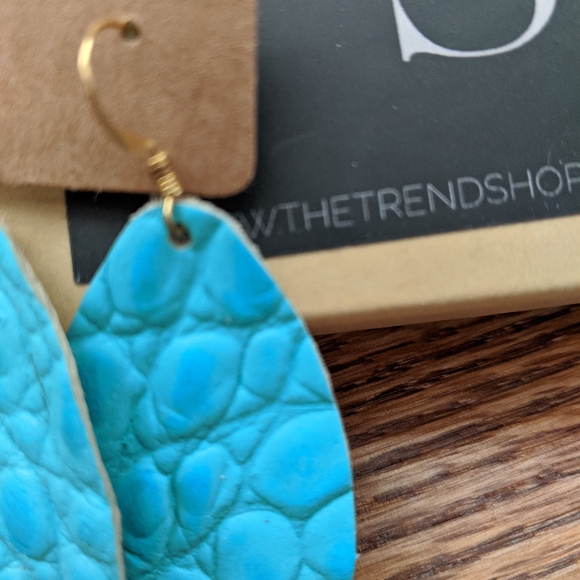 Trend Shop leather earrings - Picture 4 of 5